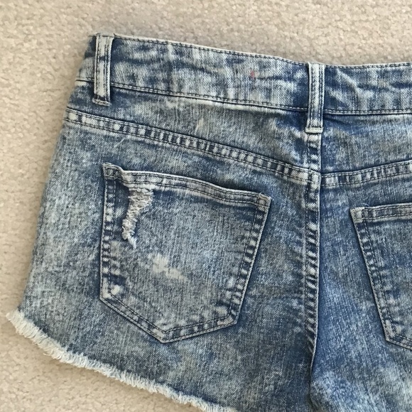 TINSELTOWN SIZE 2 LACE DENIM SHORTS - Picture 4 of 5